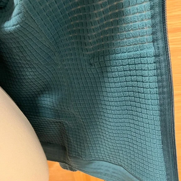 Patagonia® Worn Wear | Womens R1® | Full-Zip Hoody | Medium - Picture 9 of 11